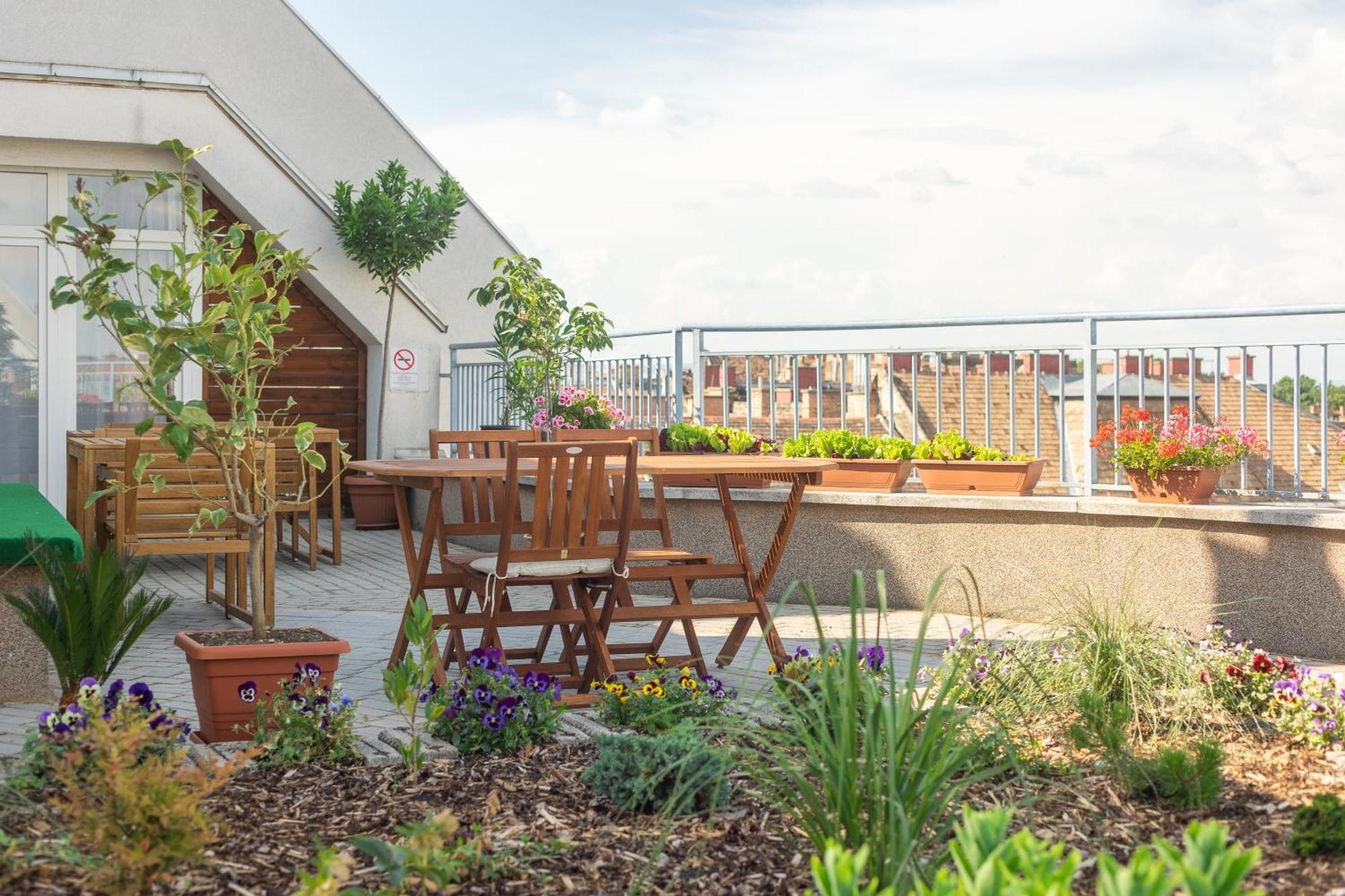 Rooftop City Residence With Deep Garage Budapest Eksteriør bilde